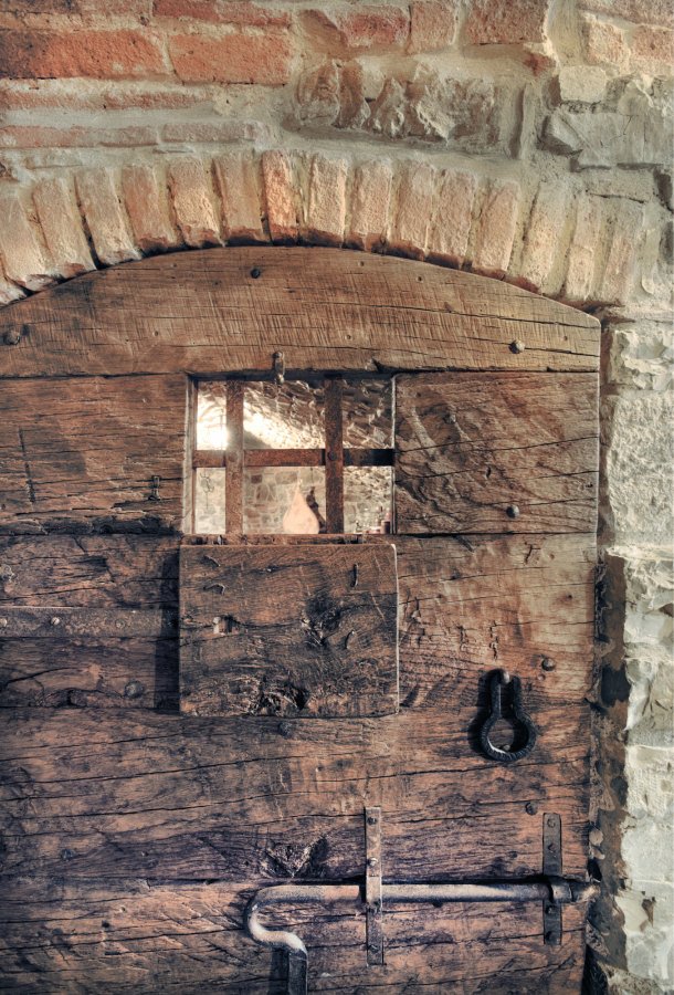 http://www.waltergalluzzi.it/wp-content/uploads/2014/10/walter-galluzzi-porte003.jpg